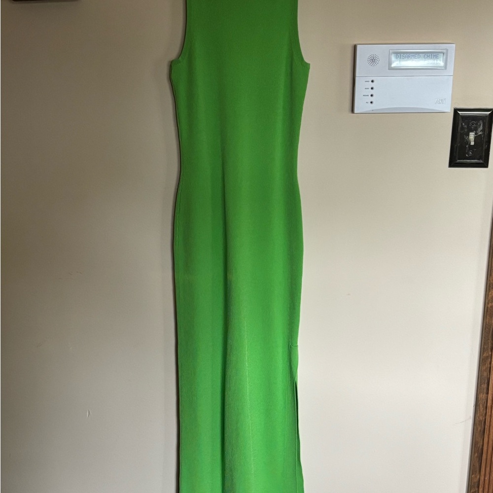 Elegant Green Sleeveless Dress